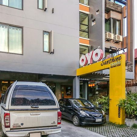 Oyo 233 Sunshine House Hotel Chiang Mai Bagian luar foto