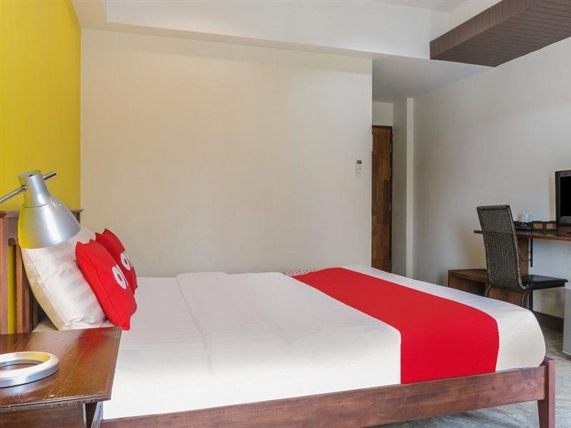 Oyo 233 Sunshine House Hotel Chiang Mai Bagian luar foto
