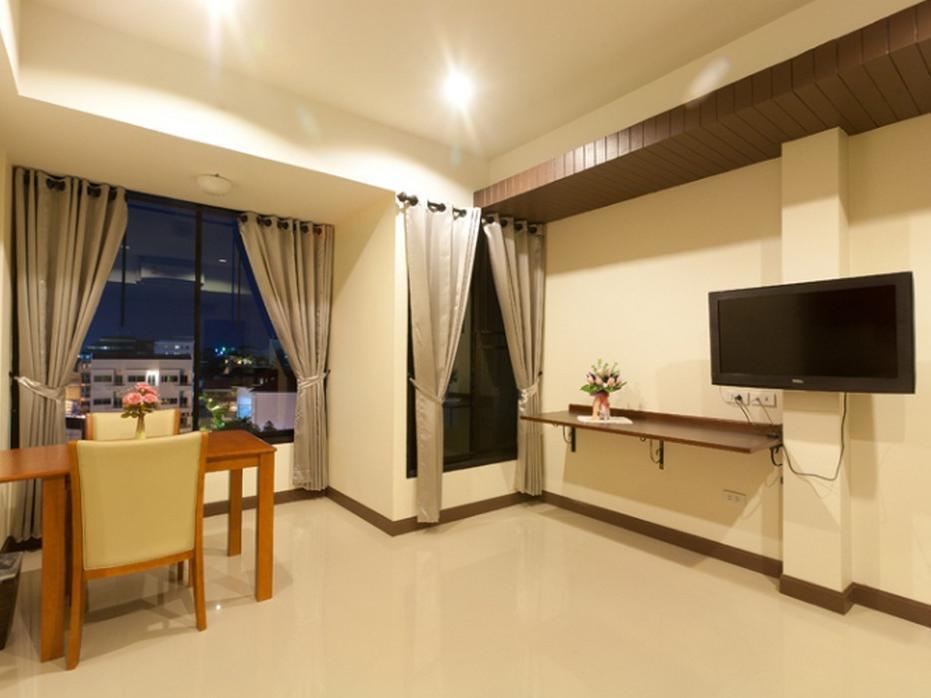 Oyo 233 Sunshine House Hotel Chiang Mai Bagian luar foto