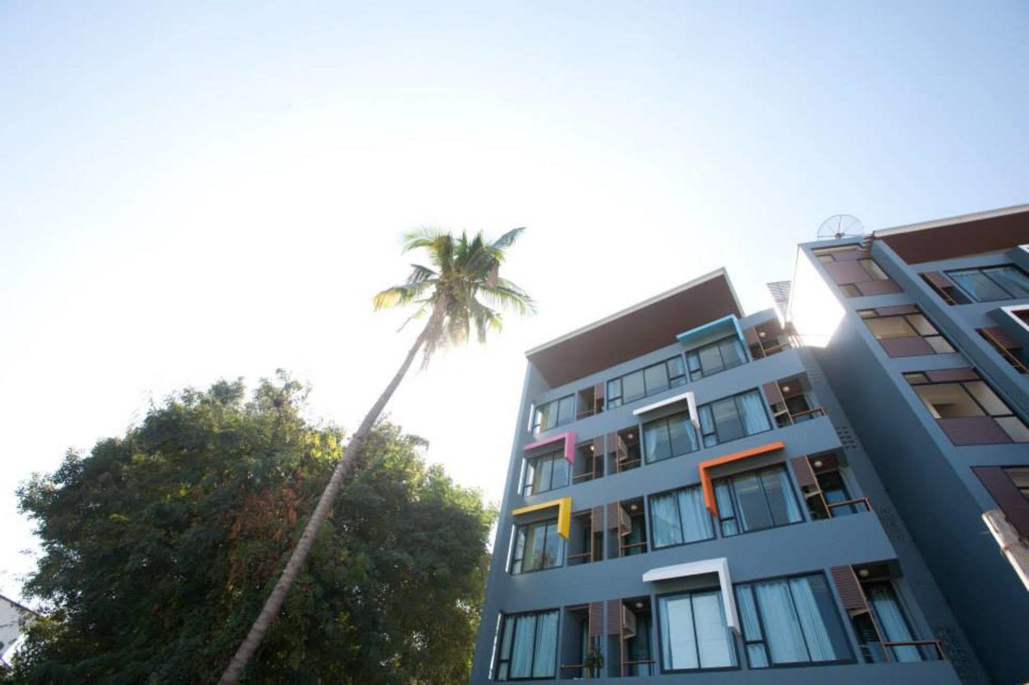 Oyo 233 Sunshine House Hotel Chiang Mai Bagian luar foto