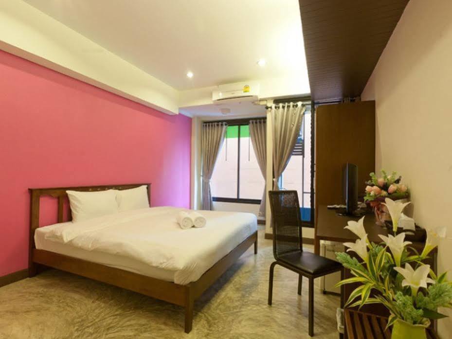 Oyo 233 Sunshine House Hotel Chiang Mai Bagian luar foto