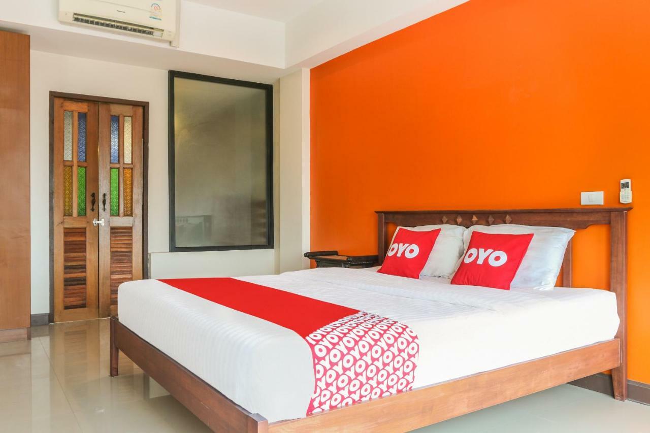 Oyo 233 Sunshine House Hotel Chiang Mai Bagian luar foto