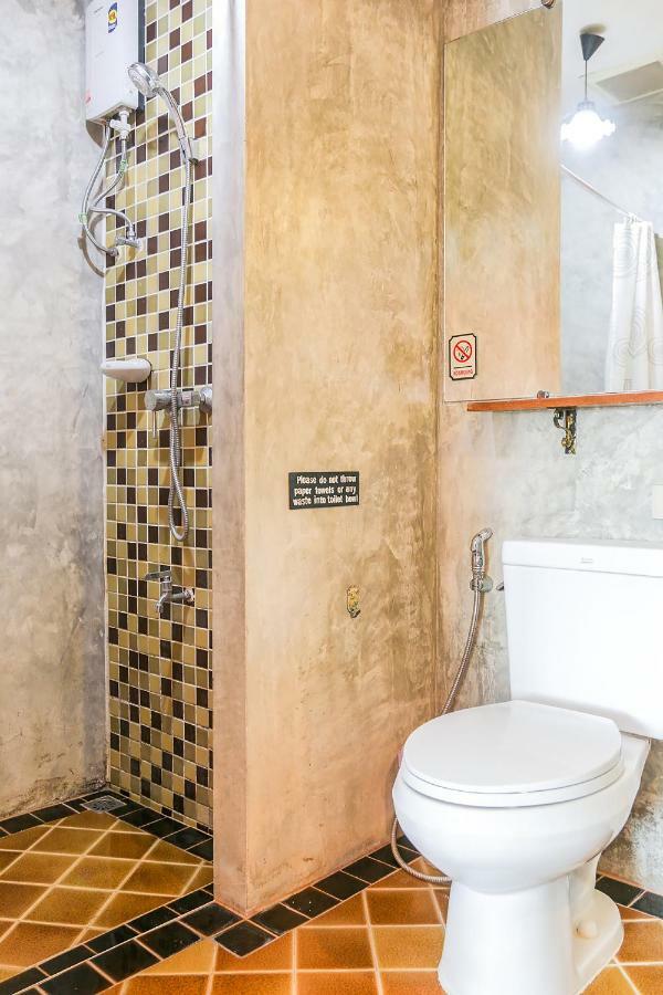 Oyo 233 Sunshine House Hotel Chiang Mai Bagian luar foto