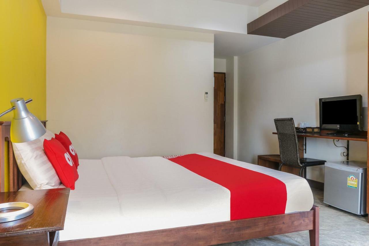 Oyo 233 Sunshine House Hotel Chiang Mai Bagian luar foto