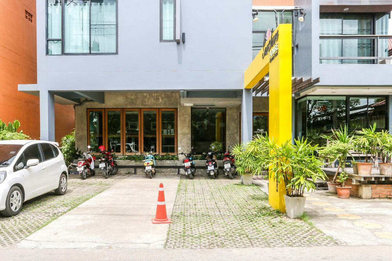 Oyo 233 Sunshine House Hotel Chiang Mai Bagian luar foto
