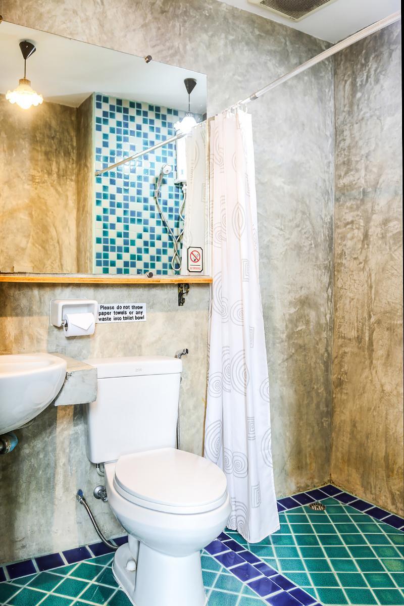 Oyo 233 Sunshine House Hotel Chiang Mai Bagian luar foto