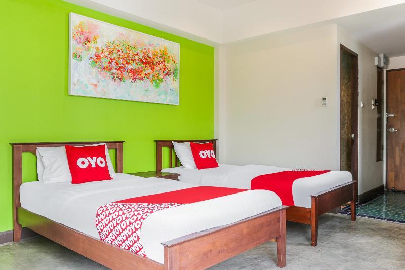Oyo 233 Sunshine House Hotel Chiang Mai Bagian luar foto